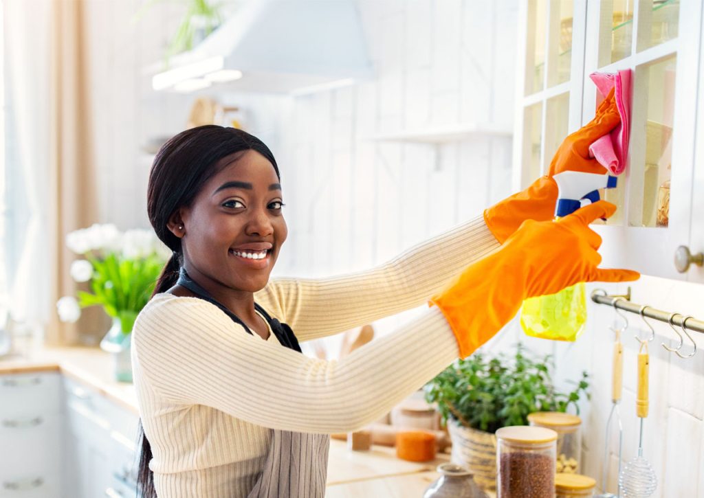 Putzhilfe für Senioren: Aufgaben, Leistungen und Ansprüche