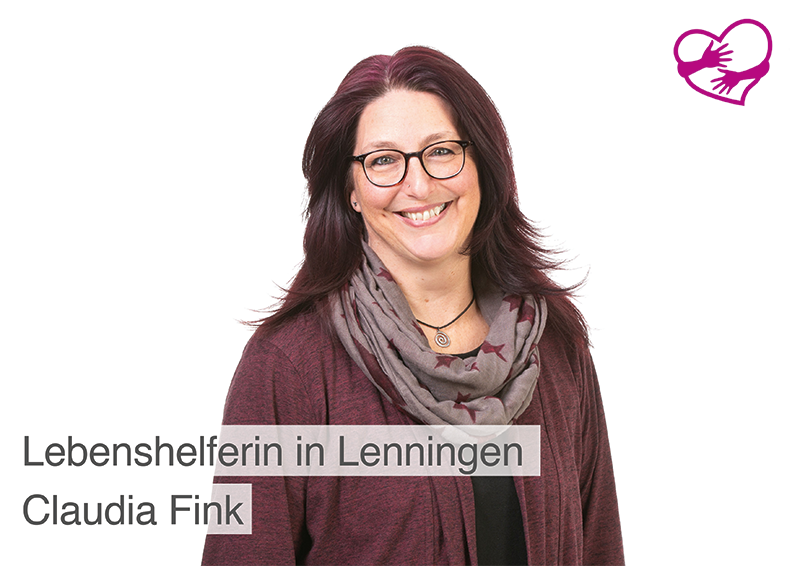 SeniorenLebenshilfe in Lenningen: Senior:innen werden in ihrem Alltag von Lebenshelferin Claudia Fink betreut